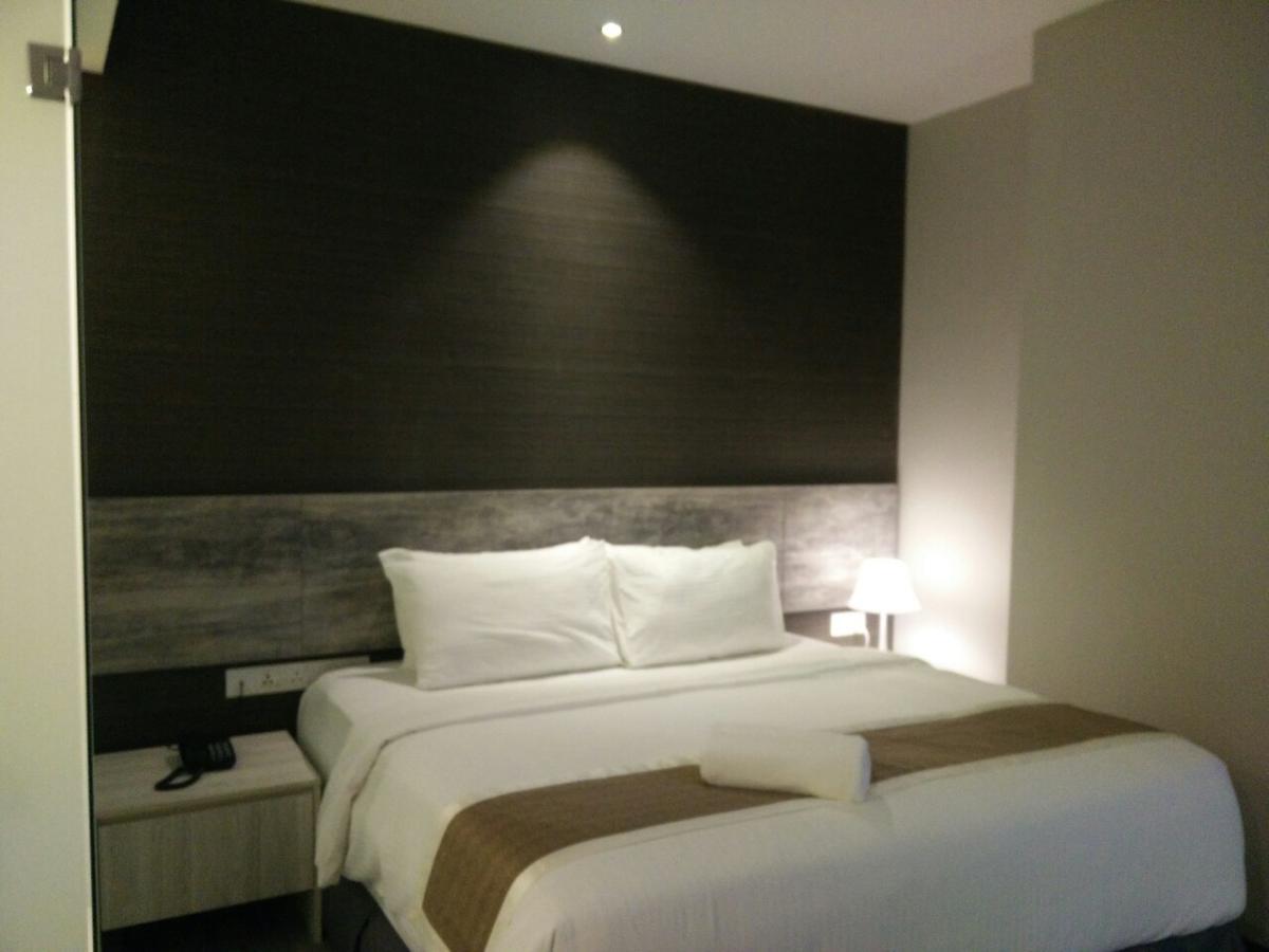 The Leverage Business Hotel Johor Bahru Exteriör bild