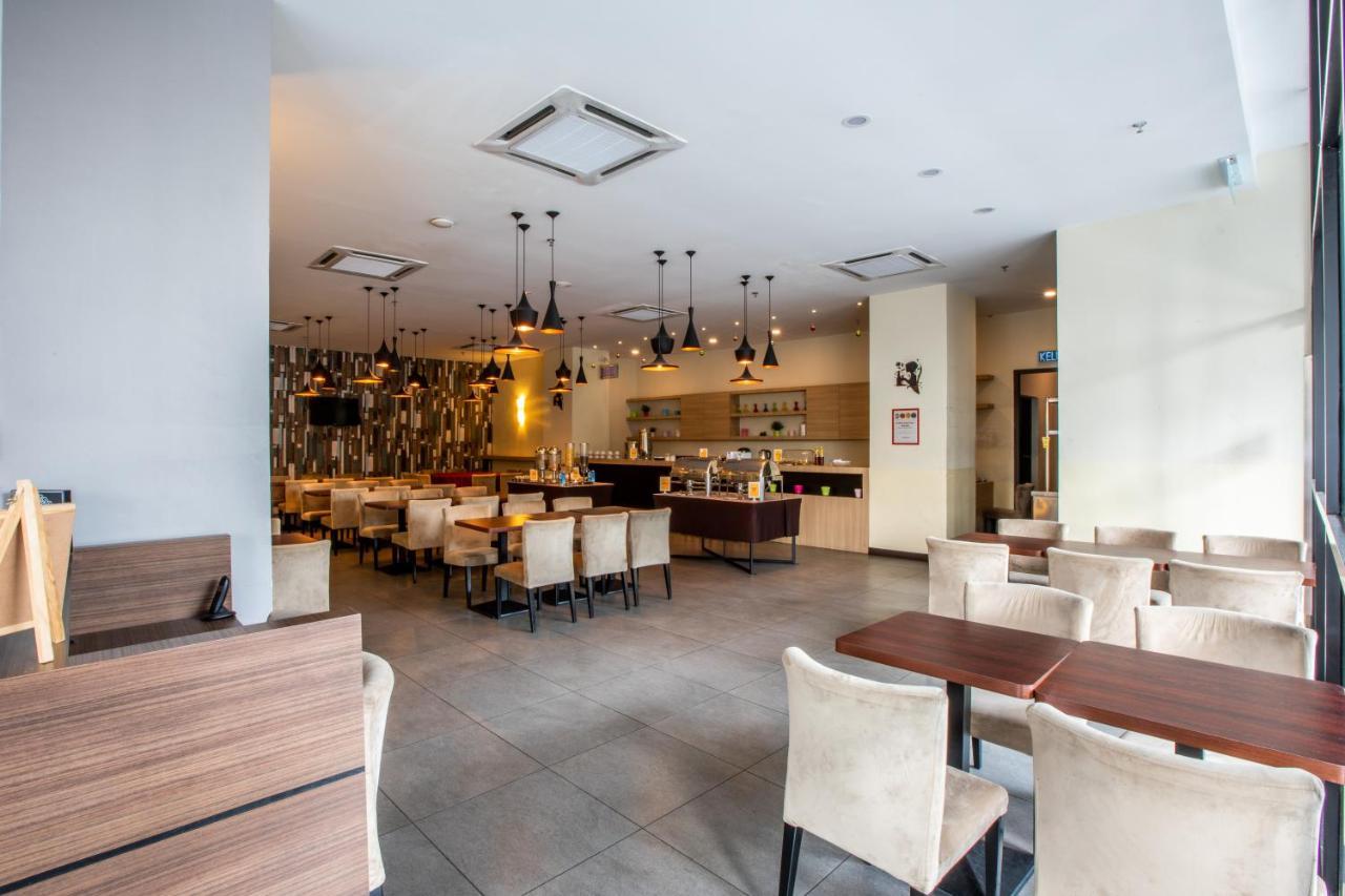The Leverage Business Hotel Johor Bahru Exteriör bild