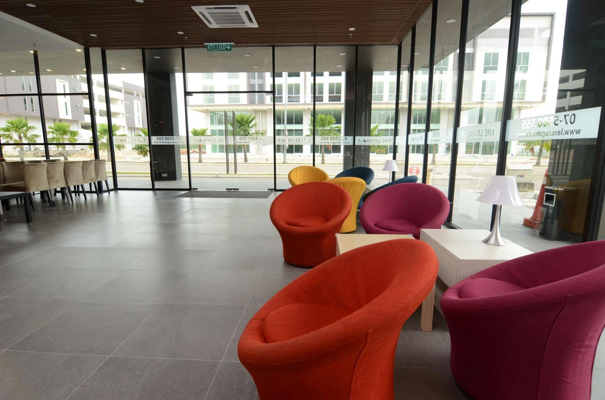 The Leverage Business Hotel Johor Bahru Exteriör bild