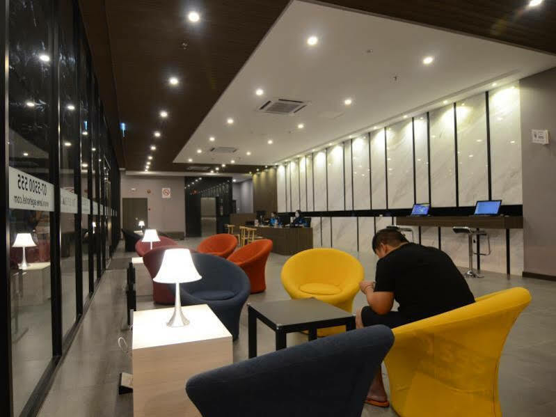 The Leverage Business Hotel Johor Bahru Exteriör bild