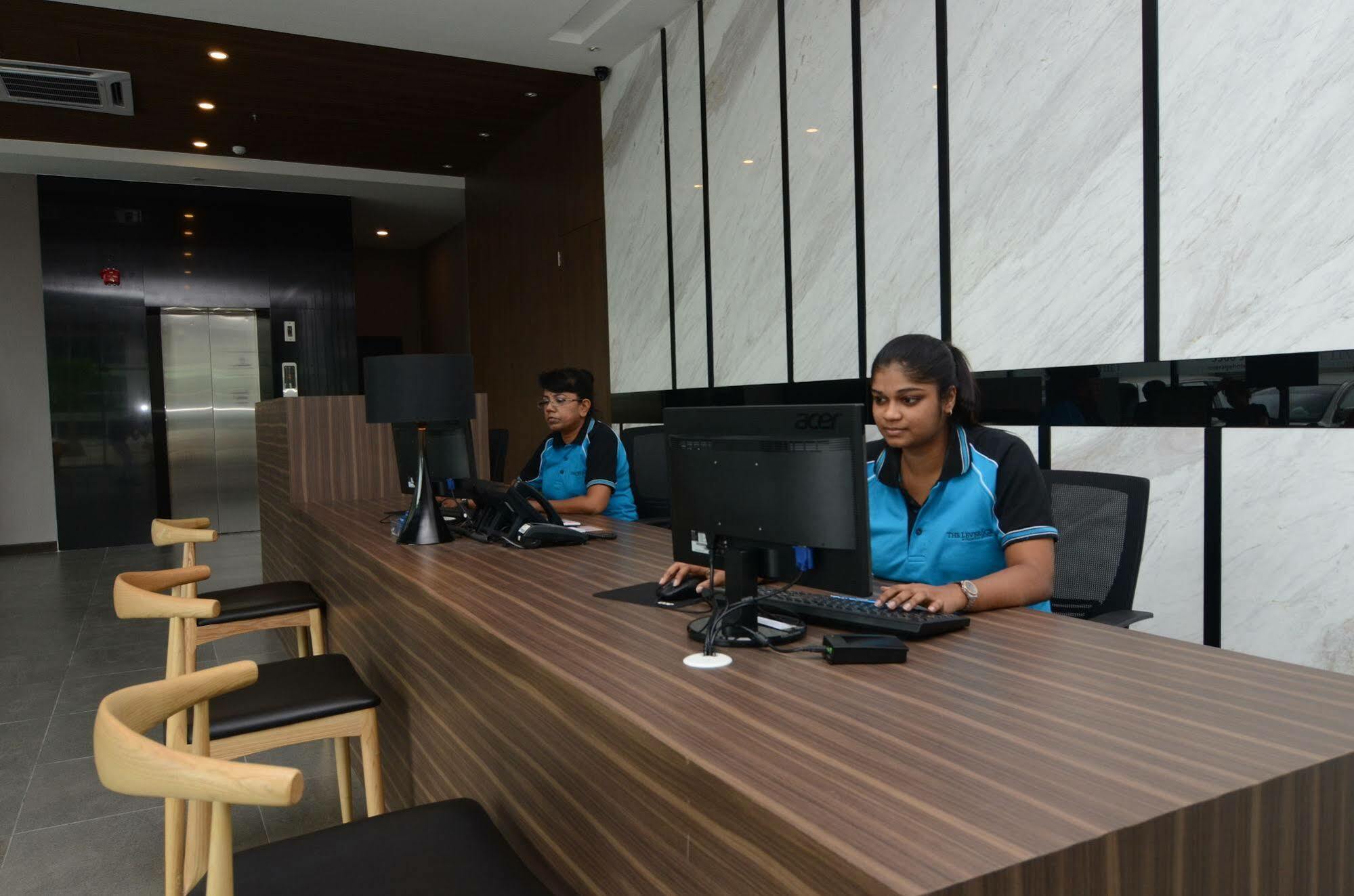 The Leverage Business Hotel Johor Bahru Exteriör bild